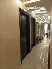  11 شقة مميزة للبيع
