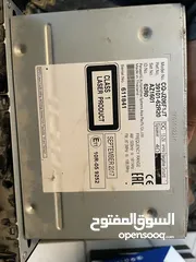  1 مسجل سيارة اصلي OEM ويبدو انه من نوع Nissan او Renault