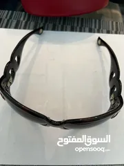  2 ‎نظارة مستعملة بحالة جيدة، مع بعض الخطوط