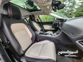  8 Jaguar XE R Sport 2.0L 2016