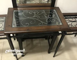  1 عدد 4 طاولات ركنة