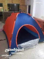  1 خيمه مقاس كبير ضد الماء والشمس مع كشاف طاقة شمسيه مع فرشة تخييم مميزة . كشاف يشغل 5 ساعات متواصل