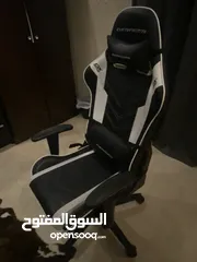  1 كرسي قيمنق الشركة dx racer