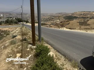  3 أرض مطلة اطلالة لا يمكن إغلاقها بين صافوط والجبيهة تصلح لبناء فيلا محاطة بفلل على شارعين كل الخدمات