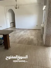  9 شقه اربع غرف نوم وصاله وصالون 214 متر + روف غرفه وصاله وحمام و مطبخ 60 متر مقابل اسواق الرشد