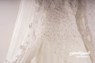  21 بدلات عرايس جديده و شبه جديده للبيع