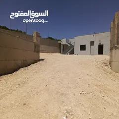  5 للبيع في عابود شاليه مساحة واسعة