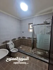  8 شقة سكنية للبيع