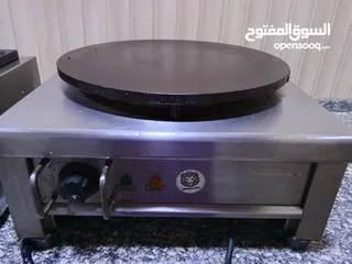  11 عدة وافل وكريب و ماكينة بوظة على الصاج وثلاجة ومطبخ لاتيه وفلتر ونثريات