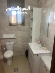  3 شقة ارضية للإيجار بموقع مميز في بيرزيت مدخل مستقل مع حديقة وصفة سيارة