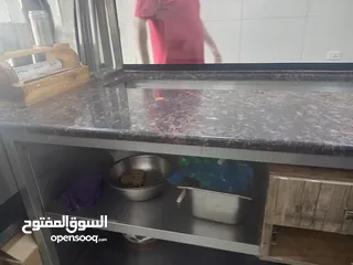  5 عدة مطعم للبيع مستعملة بحالة ممتازة جدا  البيع بداعي السفر..................................