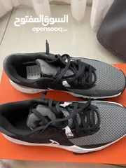  4 Brand new basketball shoes (Nike Precision VI) size 38