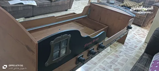  1 تخت مفرد.  كورنر