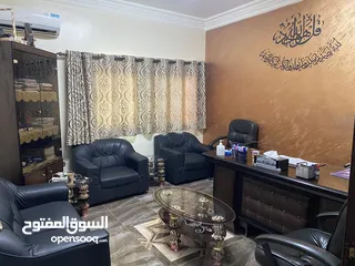  1 مركز ثقافي للبيع