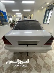  3 مرسيدس شبابية W202 / C220 1996 سيارة مصروفها ؟؟ — ممتاز جدا  / لون ابيض سادة