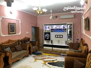  2 بيت (200 م) للبيع   و قابل للنقاش