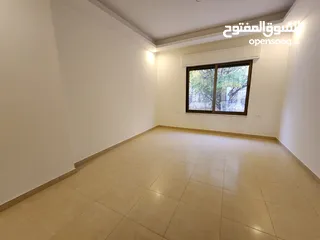  16 شقة فارغة للبيع في دير غبار  ref : 14242