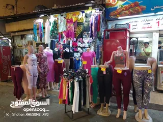  1 محال  تجاري  في وسط البلد  للالبسه وملابس العراىس