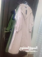 4 ملابس للبيع نسائية مانطوهات وترنقات واحذية