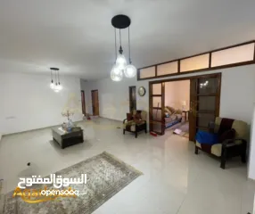  5 شقة مميزة بإطلالة رائعة بانتظارك!   أم الشرايط – قرب دوار الأمين