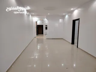  3 فيلا روف للايجار بتبوك