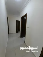  4 للايجار شقه مميزه سوبر ديلوكس تتكون من3نوم مع الماستر2حمامات صاله صالون مطبخ بلكون والموقع بالتفاصيل