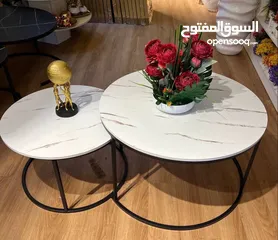  1 طاولة وسط مكونة من قطعتين بالوان مميزة