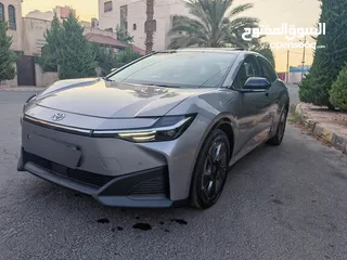  15 تويوتا Bz3X بطارية كبيرة فل مع فتحة