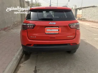  4 Jeep Compass Sport 2018