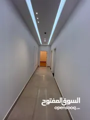  6 شقة للإيجار تشطيب ممتاز بالقرب من جامعة ناصر