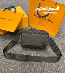  4 LV افخم الحقائب جوده عاليه فل تختيم مع كيس الكرتون