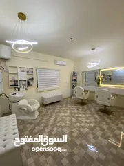  3 صالون سيدات شبه جديد بكامل معداته للبيع بسعر مغري جدا جدا جدا