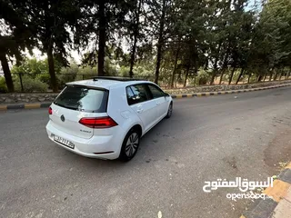  8 جولف (عدد2) 2020 ممشى 21000  وممشى29000 الف  فحص كامل    سيارات جمرك حره