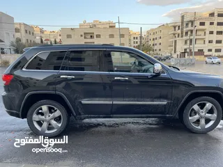  4 جيب شيروكي 2011 overland