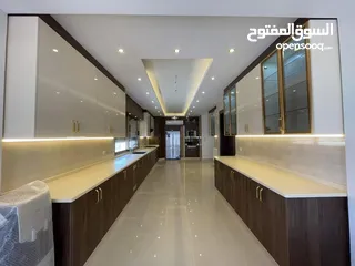  8 شقة طابقية (سكن خاص) للبيع بإطلالة (بانارومية) وجميلة جداً على السيتي مول وحدائق الحسين وقرب مكة مول