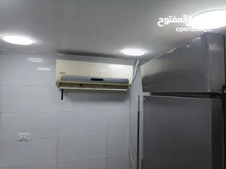  14 مطعم شاورما وبروستد وسناكات