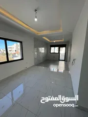  5 شقة  ارضية للبيع  في ضاحية الياسمين بتشطيب مميز