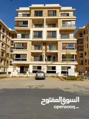  5 دوبلكس للبيع 4 غرف في تاج سيتي علي طريق السويس امام المطار القاهرة الحديدة بالقرب من مصر الجديدة
