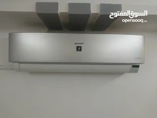  1 مكيف شارب استعمال شهرين للبيع بداعي السفر520 دينار فقط واصل وراكب