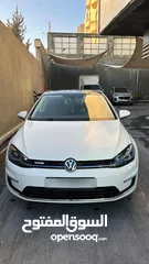  4 سيارة E-Golf للبيع بسعر ممتاز  كاش فقط