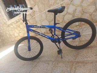  1 بسكليت جنط 20 بريكات بدالة للبيع او البدل بحالة ممتازة استعمال خفيف الرجاء عدم الاتصال ع الرقم