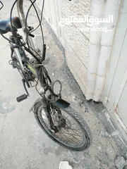  5 بسكليت كهربا للبيع 36 ڤولت واذا شحنتها مية  بتصل 42 فولت 12 امبير بسعر 700 مش ماشي فيها كثير
