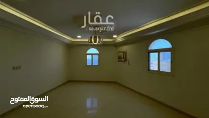  3 شقة للايجار   الرياض حي الملقا  تتكون الشقه من غرفه نوم رئيسية + صاله +مطبخ مفتوح على الصاله +دورت م