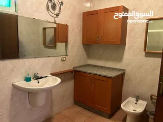  12 مزرعة للبيع   بأجمل  مناطق الصبيحي (ميسرة) على قمة الجبل ذو اطلالة خلابة
