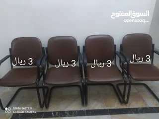  2 كراسي و طاولات  للبيع تواصل واتساب