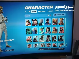  19 حساب فورت نايت فيه أكثر من 400 سكن وترافس سكوت