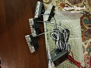  3 اضاءه ليد .....4 لطاشات ... الحب بها ثلاث عدسات وسط ضؤ عالي