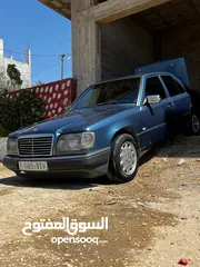  5 مرسيدس بطة E250 لون ازرق ماطور 20 صباب 2500 cc