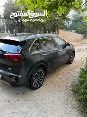  2 كيا نيرو هايبريد بوضع الوكاله