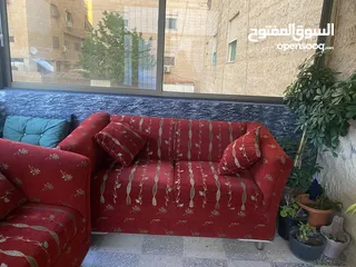  3 طقمين كنب بحاله ممتازه